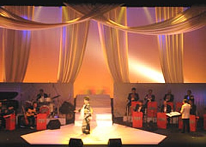 舞台美術装飾　ジョーゼット幕を使用した舞台